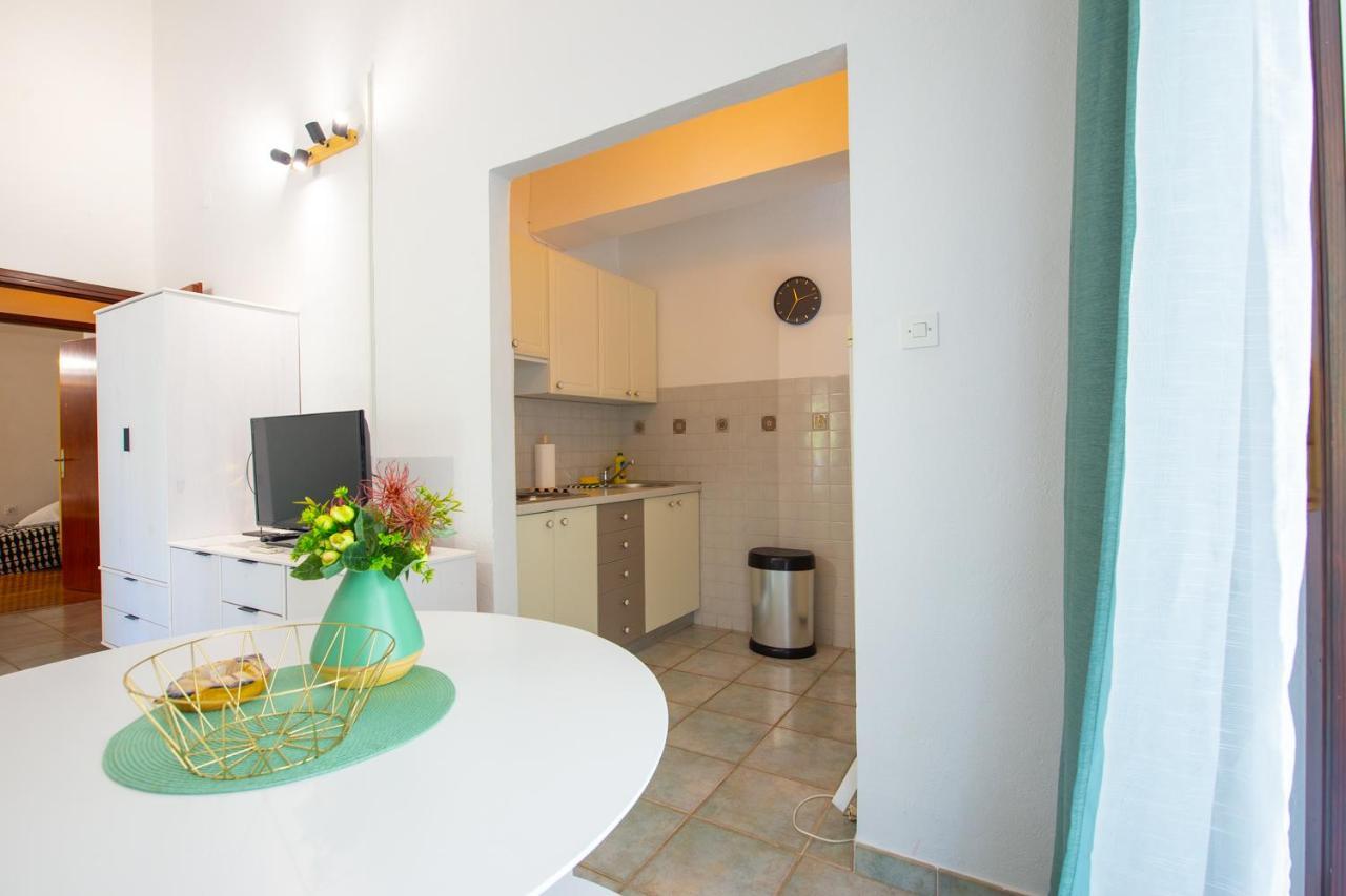 Apartments Ela Novalja Zewnętrze zdjęcie